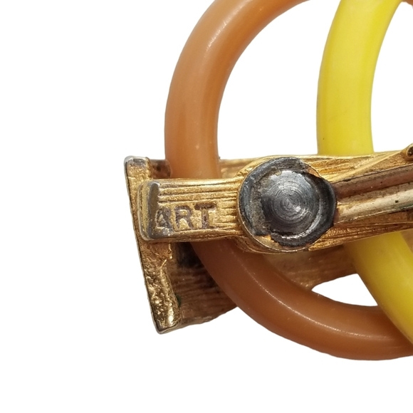 MODE ART VINTAGE 1960s ACRYLIC DOUBLE HOOP TWO TONE CLIP ON EARRINGS - Picture 5 of 5